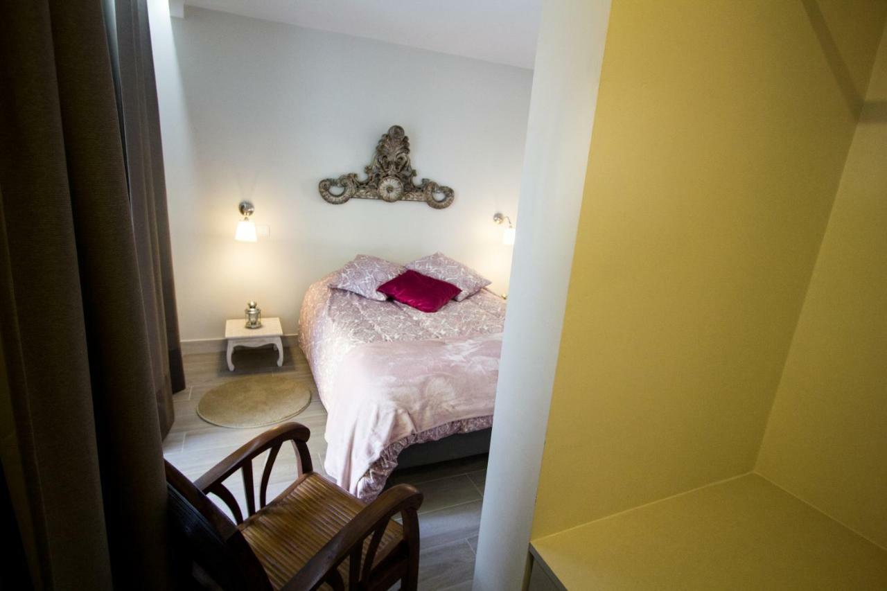 Ms Apartamentos, *