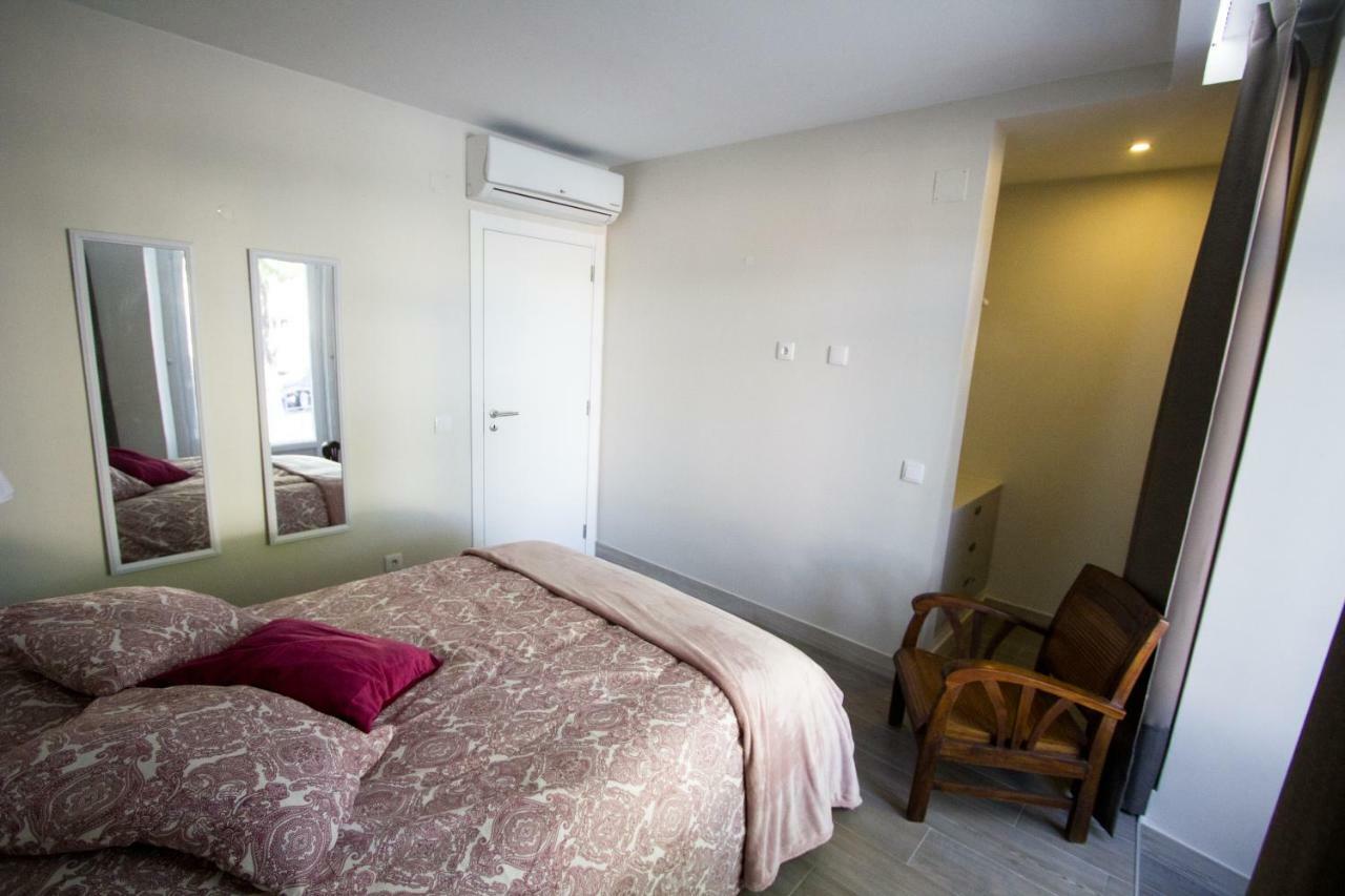 Ms Apartamentos, *