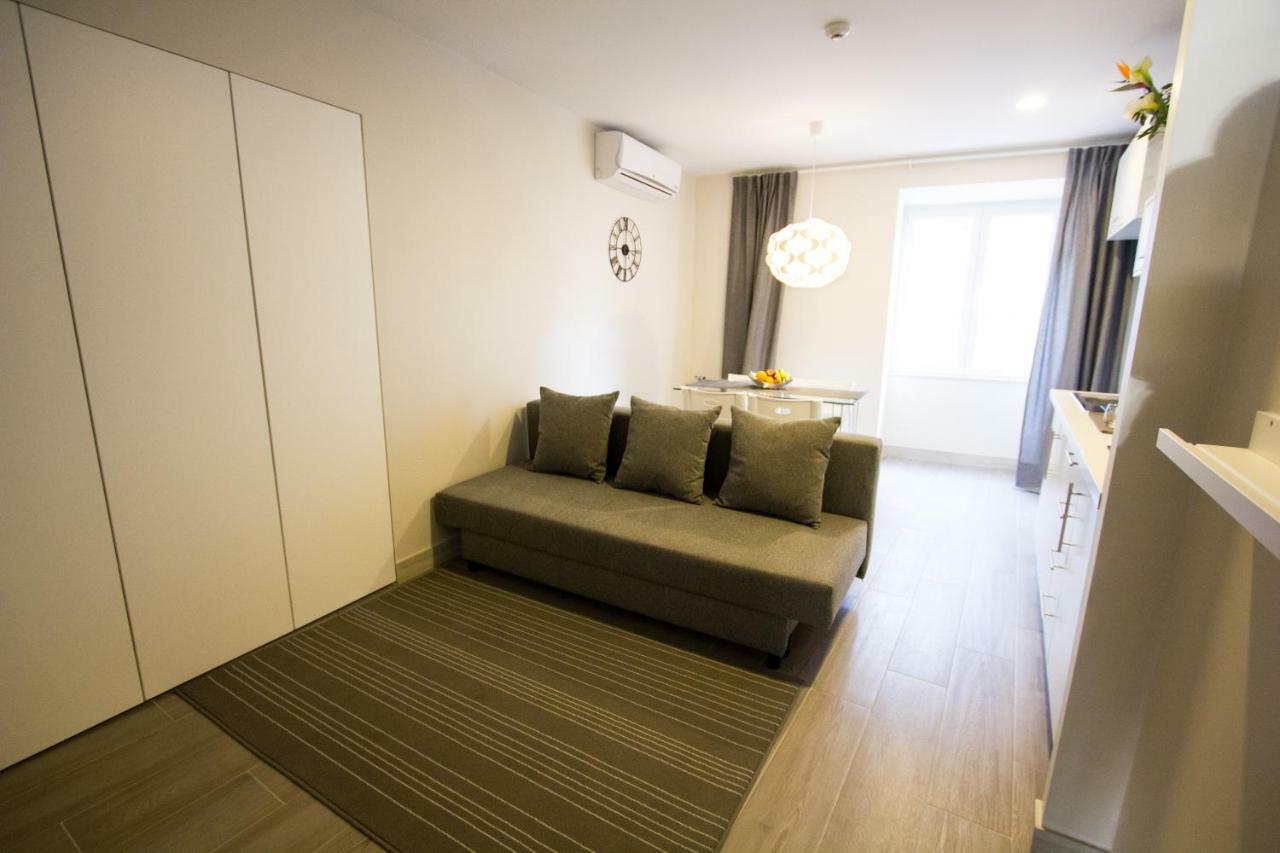 Ms Apartamentos, Apartment
